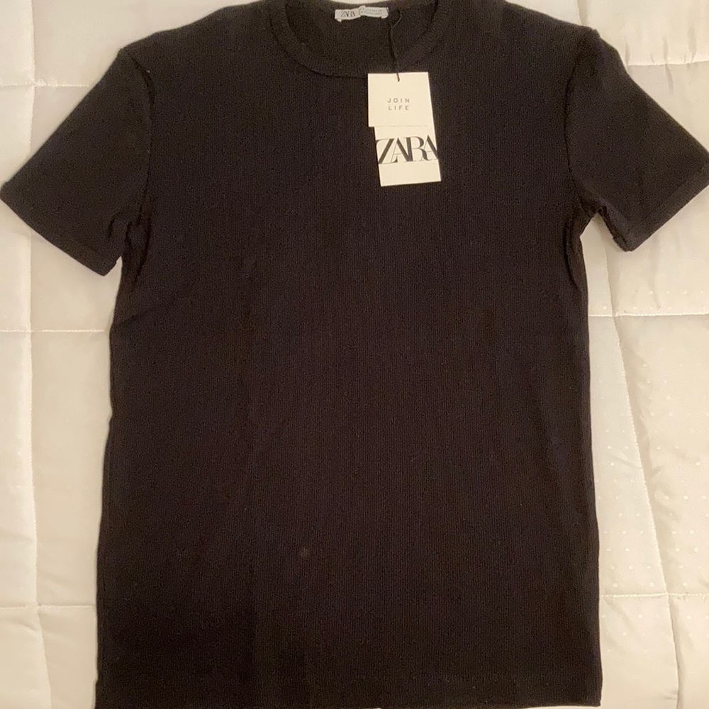 Zara Black Ribbed TShirt. Size Small